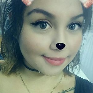 Meet your Posher, Andrea